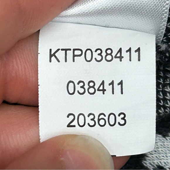 J. Jill Black & White Diamond Knit Cotton Kangaroo Pocket top - Picture 2 of 6